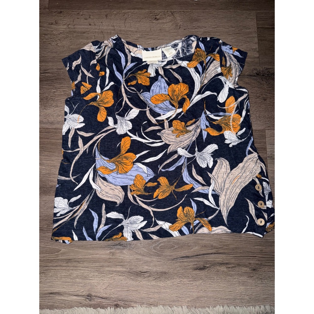 Cynthia Rowley Navy Floral 100% Linen Top Short Sleeve Button Detail Small